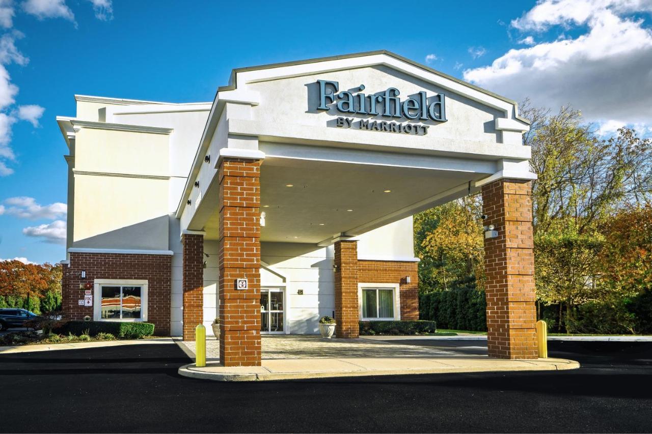 Отель Fairfield By Marriott Medford Long Island Экстерьер фото